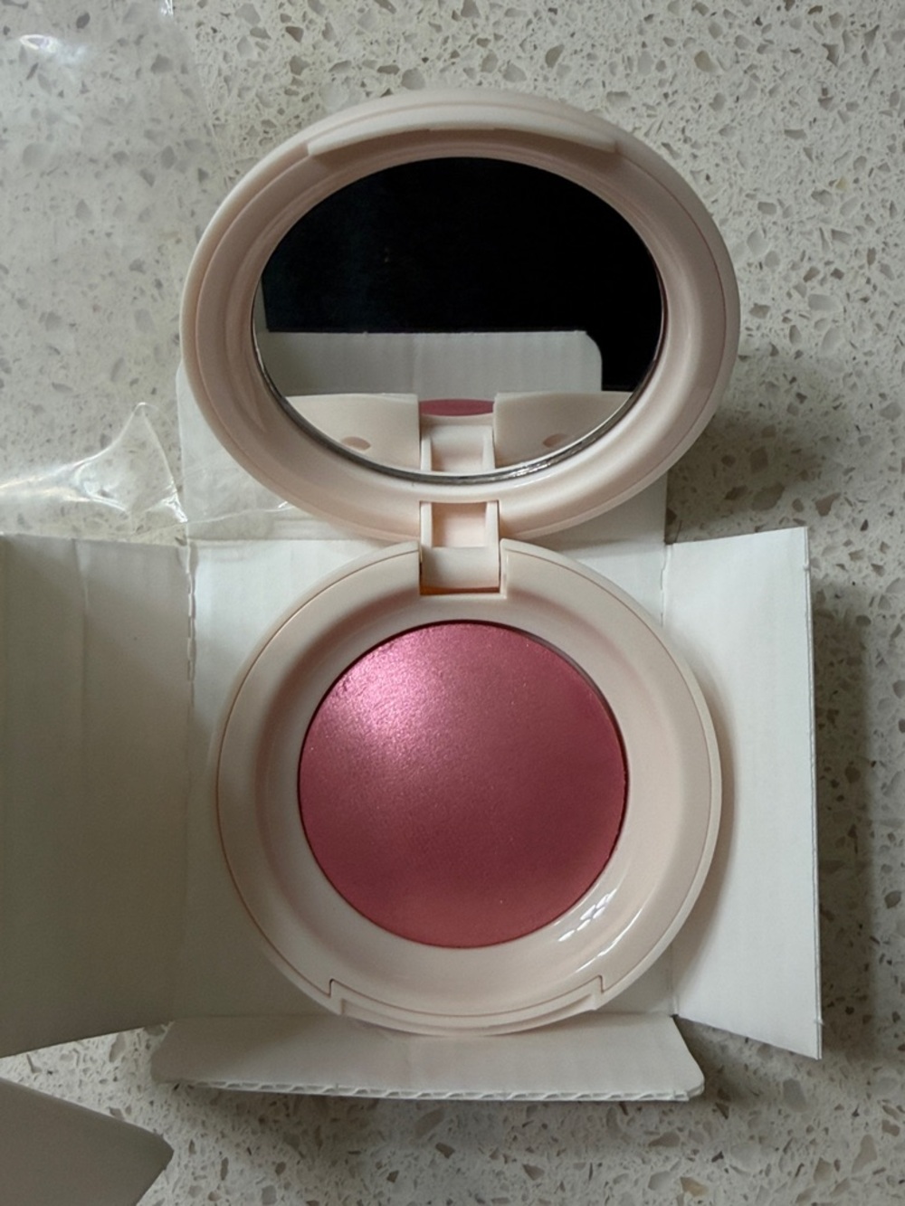 Rare Beauty Soft Pinch Luminous Powder Blush — Happy (Pink) - Picture 4 of 4